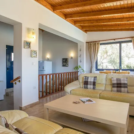 Pebble Villa Pefki