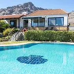 Pebble Villa *